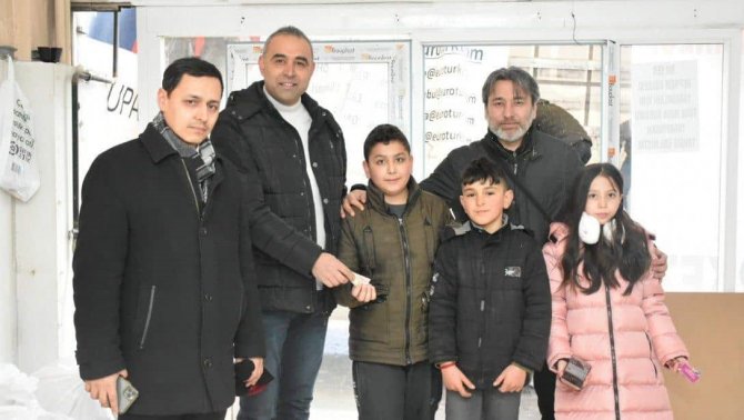 Çocuklardan Depremzedelere Anlamlı Yardım