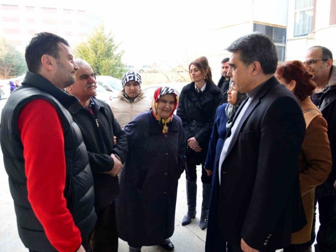 Depremzedeler Yurtlarda Barınmaya Başladı