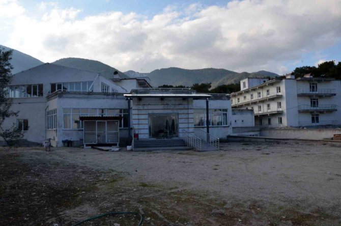 Manisa’da 200 Yatak Kapasiteli Huzurevi Depremzedeler İçin Hazırlanıyor