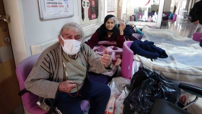 İ̇ki Depremi De Evinde Yaşayan 73 Yaşındaki Elif Teyze O Anları Anlattı