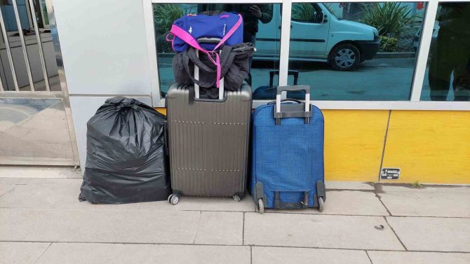 İ̇stanbul’da Öğrenciler Yurtları Boşaltmaya Başladı