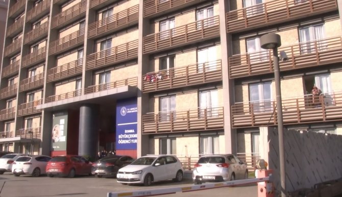 İ̇stanbul’a Gelen Depremzedeler Yurtlara Yerleştiriliyor