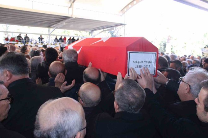 Selçuk Yaşar Son Yolculuğuna Uğurlandı