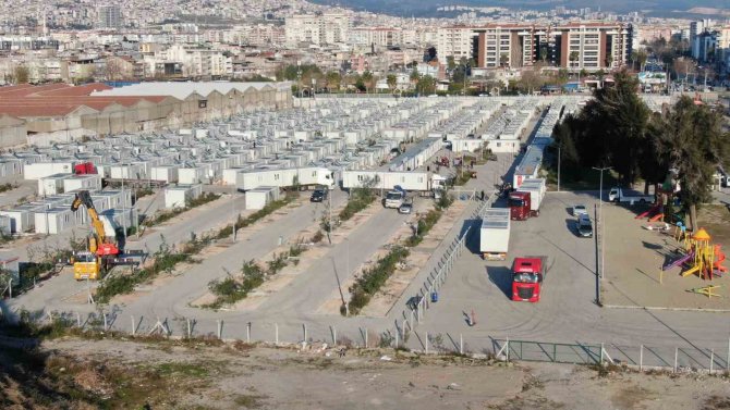 İ̇zmir’deki Konteynerler Deprem Bölgesine Taşınıyor