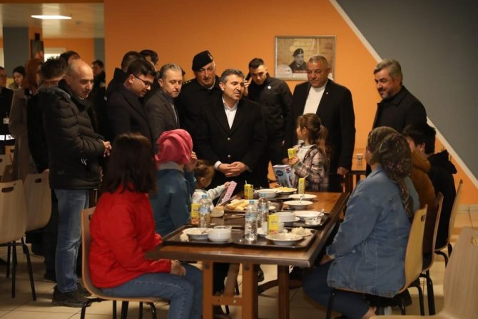 Düzce’deki Yurtlar Depremzedeleri Ağırlıyor