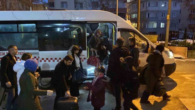 Bilecik’e Gelen Depremzedeler Kalacakları Yere Yerleştirildi