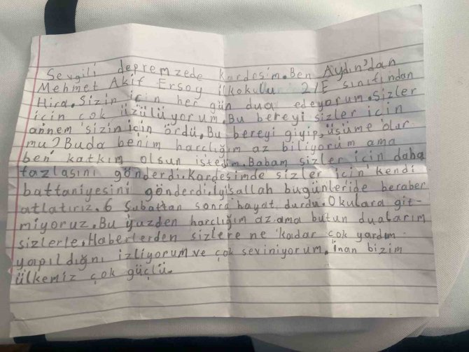 Aydınlı İlkokul Öğrencisinden Duygulandıran Not: "Bu Bereyi Giyip, Üşüme Olur Mu?"