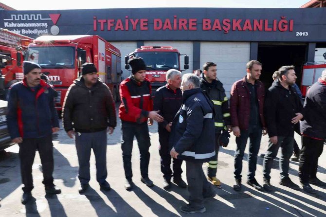 Başkan Büyükkılıç’tan Deprem Bölgesindeki İ̇tfaiye Erlerine Ziyaret