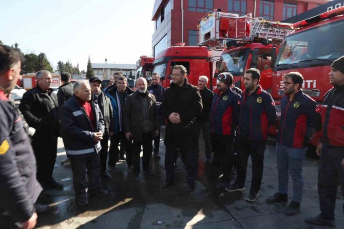 Başkan Büyükkılıç’tan Deprem Bölgesindeki İ̇tfaiye Erlerine Ziyaret