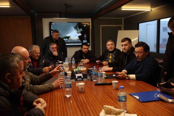 Vali Çiçek Ve Başkan Büyükkılıç’tan Deprem Bölgesinde ‘Kayseri’ Dayanışması