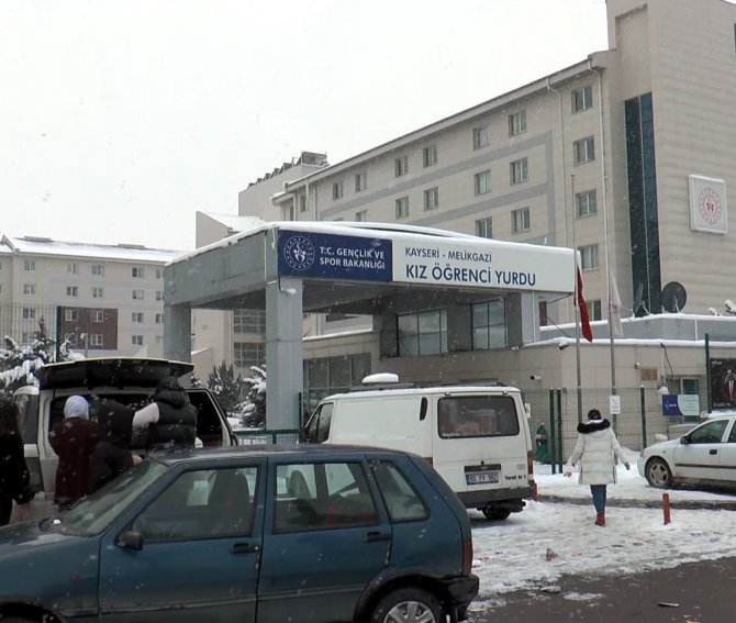 Kayseri’deki Yurtlarda 4 Bin 800 Depremzede Misafir Ediliyor