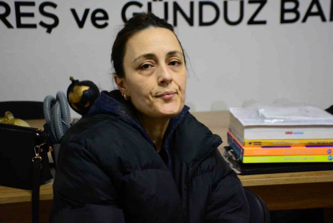 Ailesine Ziyarete Gitmişti, Depreme Yakalandı: "Canımız, Cenazemiz, Evimiz, Her Şeyimiz Orada Kaldı"