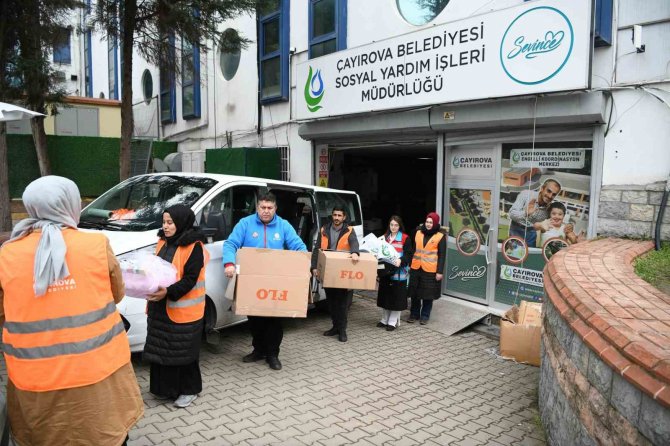 Güvenli Alanlara Yerleştirilen Depremzedelerin Tüm İhtiyaçları Karşılanıyor
