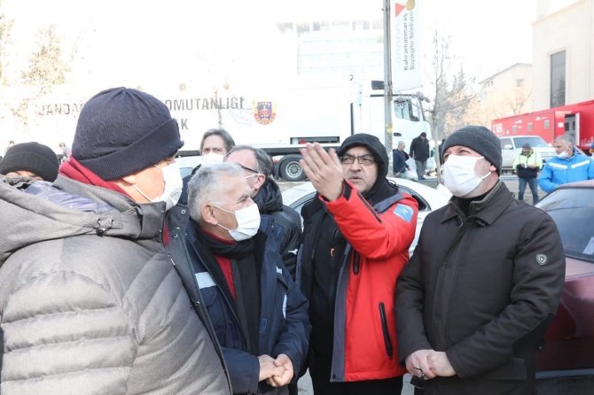 Başkan Çolakbayrakdar: “Bu Günleri Hep Birlikte Atlatacağız”