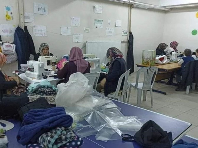 Kütahya Hem, Deprem Bölgesindeki Vatandaşların İhtiyaçlarına Yönelik Üretimler Yapıyor