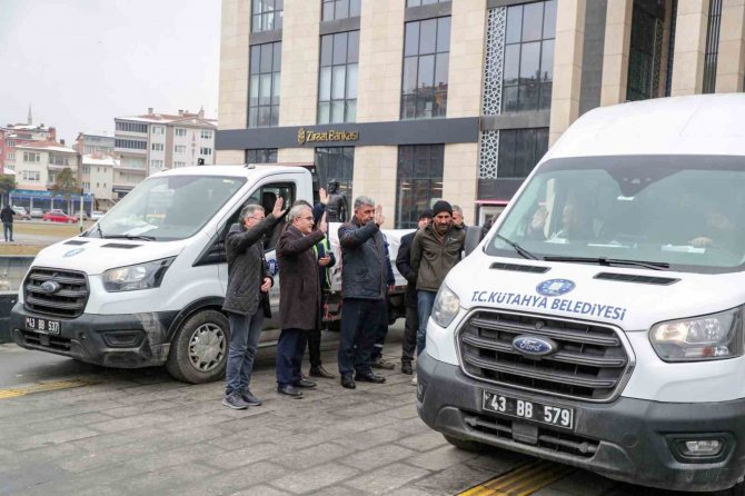 Kütahya’dan Deprem Bölgesine 11 Kişiden Oluşan Temizlik Ekibi