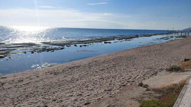 Marmara Denizi 25 Metre Çekildi: "Depremle Alakası Yok"