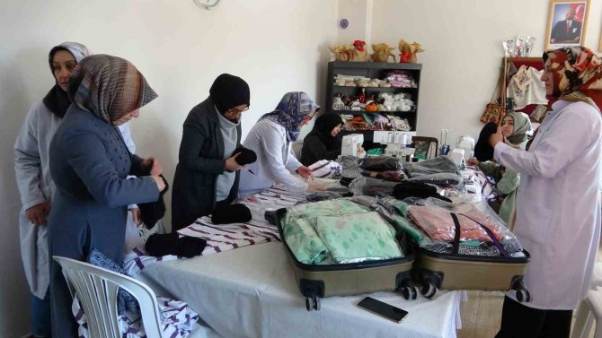 Vanlı Kadınlar Depremzedeler İçin Seferber Oldu