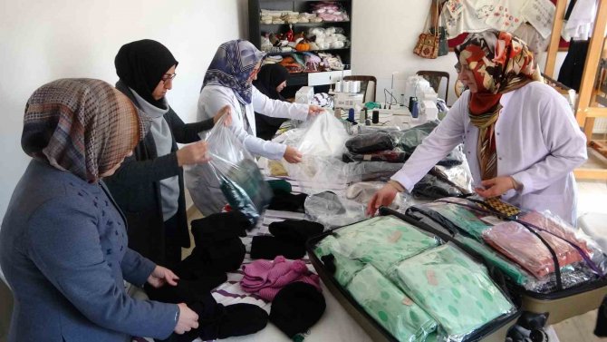 Vanlı Kadınlar Depremzedeler İçin Seferber Oldu