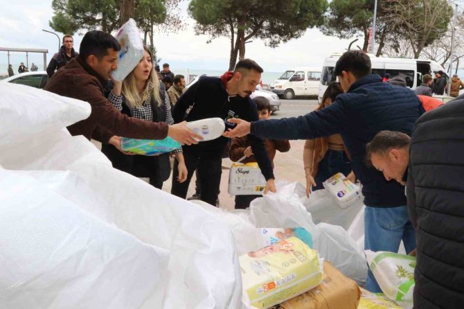 Depremzede Aileler Ünye’ye Gelmeye Başladı