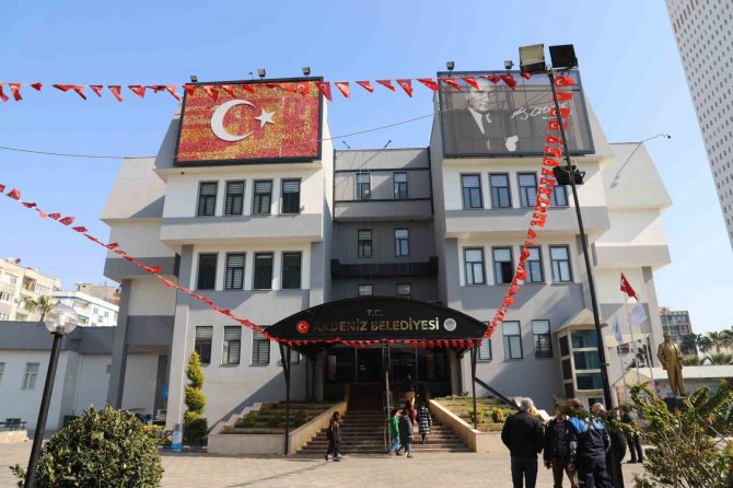 Akdeniz Belediyesi Depremzedeleri Ağırlıyor