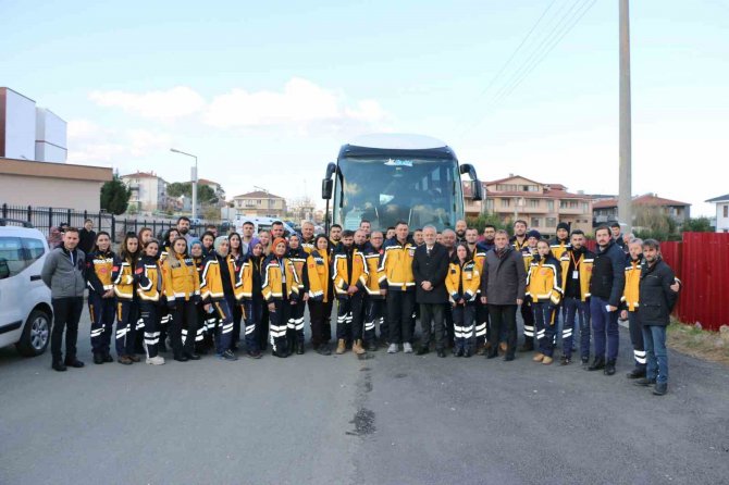 36 Acil Sağlık Personeli Daha Deprem Bölgesine Gitti