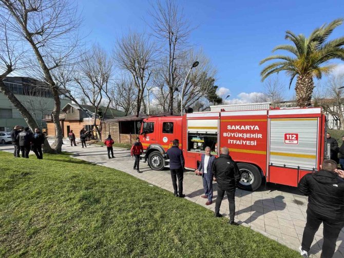 Kafede Çıkan Yangın İtfaiye Ekiplerince Söndürüldü