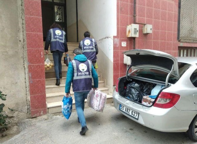 İ̇hlas Vakfı’nın Yardım Tırları Deprem Bölgesinde