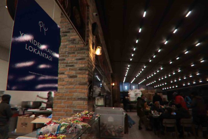 "Yeniden Hayat Lokantası" Depremin Merkez Üssünde Nefes Aldırdı