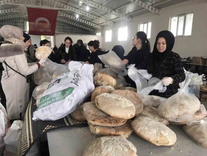 İ̇vrindi Afetzedeler İçin Kenetlendi