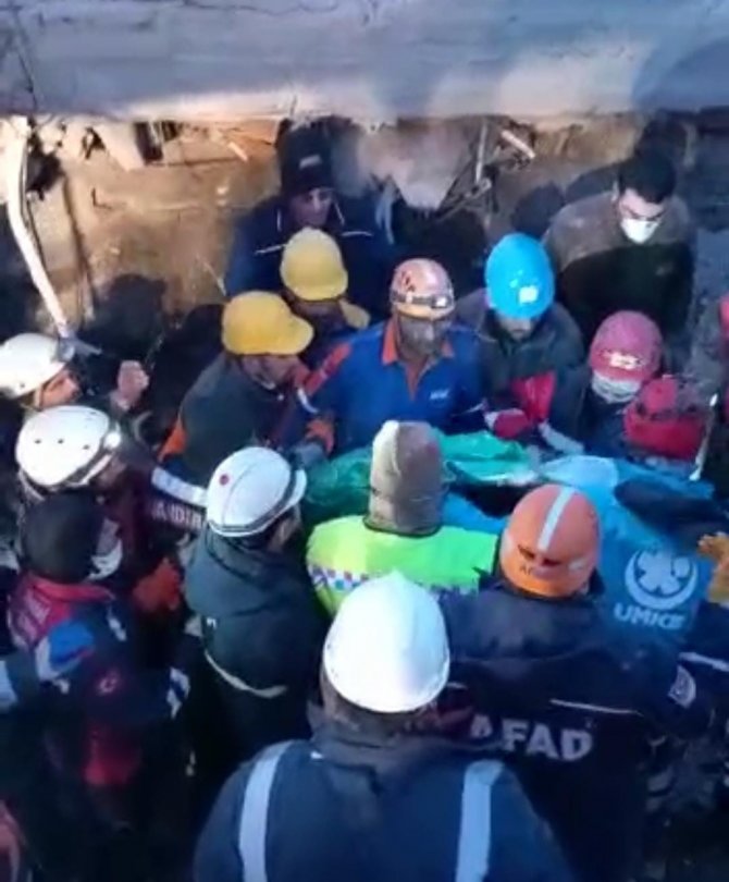 Muş Afad Ekipleri 9 Yaşındaki Yücel’i 9 Gün Sonra Kurtardı