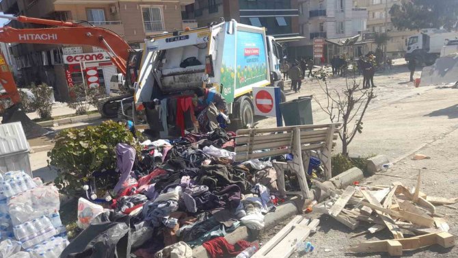 Alanya Belediyesi Temizlik Ekibi Deprem Bölgesinde