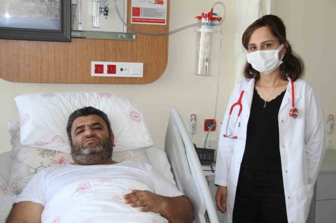 Enkaz Altından 32 Saat Sonra Yeğeninin Mesajı Sayesinde Kurtuldu