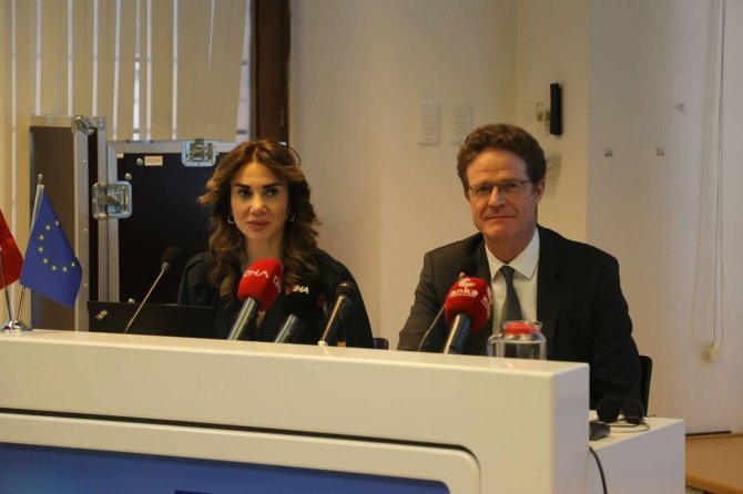 Ab, Deprem Bölgesindeki Yardımlarında Ayni, Tıbbi Ve Barınma İhtiyaçlarına Odaklanıyor