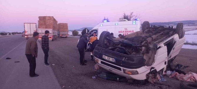 Taklalar Atan Minibüsteki 6 Kişi Yaralandı