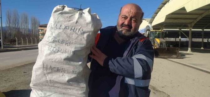 Deprem Bölgesine Çuvallarla Odun Gönderildi