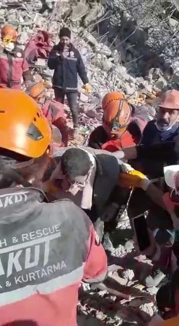 Deprem Felaketinden 203 Sonra Gelen Umutta Adapazarı Detayı