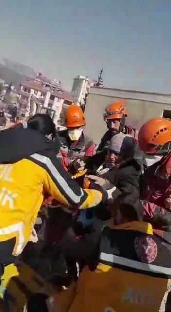 Deprem Felaketinden 203 Sonra Gelen Umutta Adapazarı Detayı