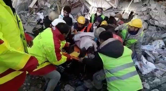 Hatay’da 205 Saat Sonra Hayata Dönüş