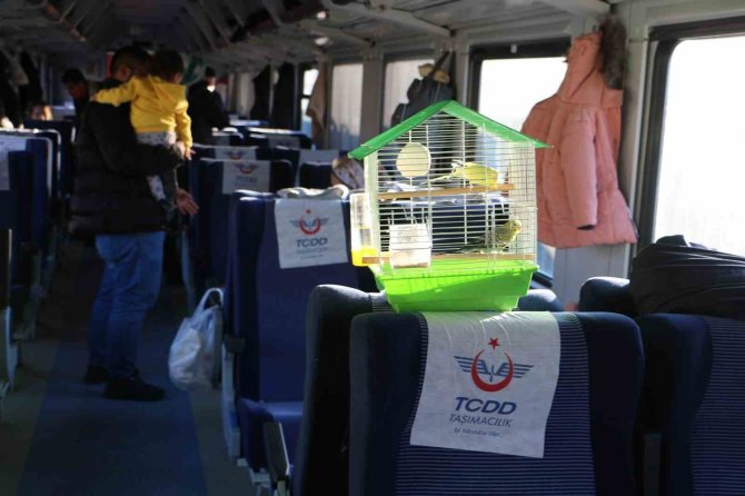 Diyarbakır Tren Garı Depremzedelere ’Ev’ Oldu
