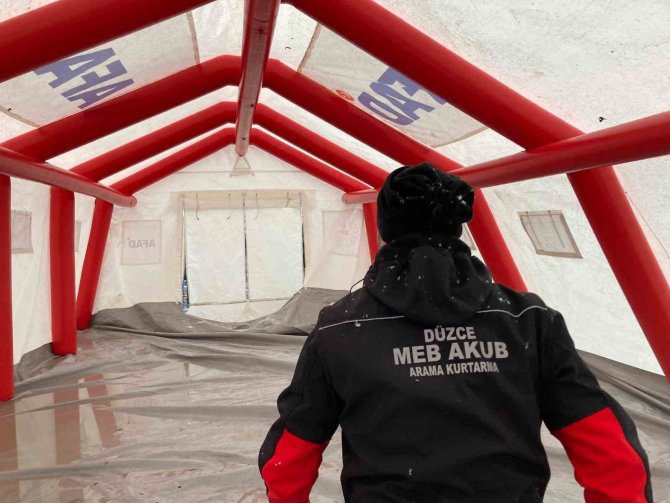 Düzceli Öğretmenler Depremzedeler İçin Seferber Oldular