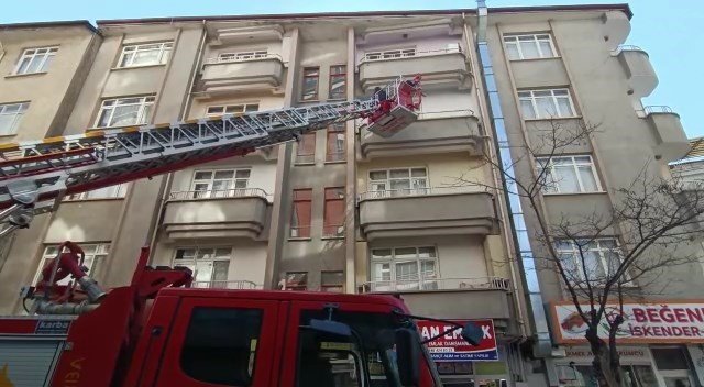 Evde Unutulan Kediyi Haydi̇ Unutmadı