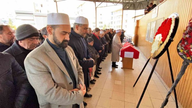 Depremde Hayatını Kaybeden Asteğmen Köseoğlu Memleketinde Gözyaşlarıyla Uğurlandı