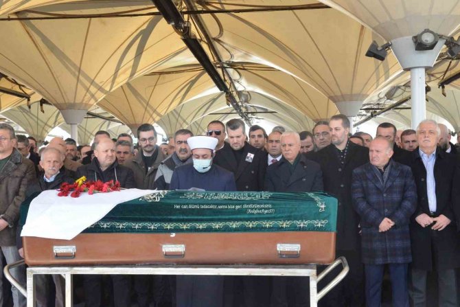 İ̇yi̇ Partili Koray Aydın’ın Annesi Son Yolculuğuna Uğurlandı