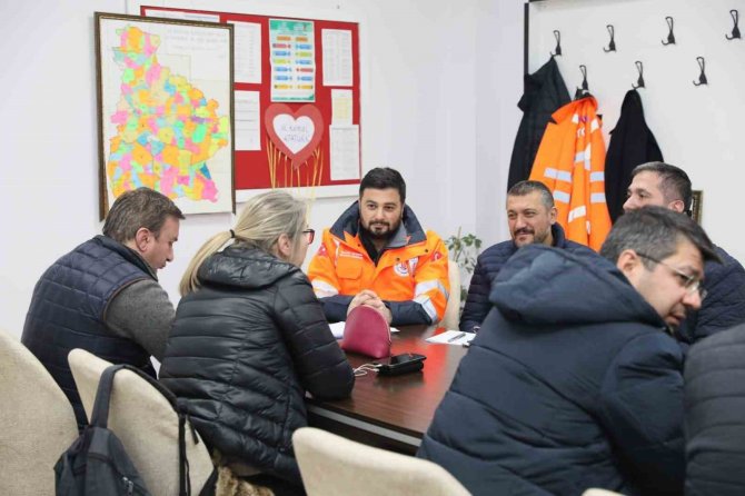 Başkan Öztekin Deprem Bölgesinde