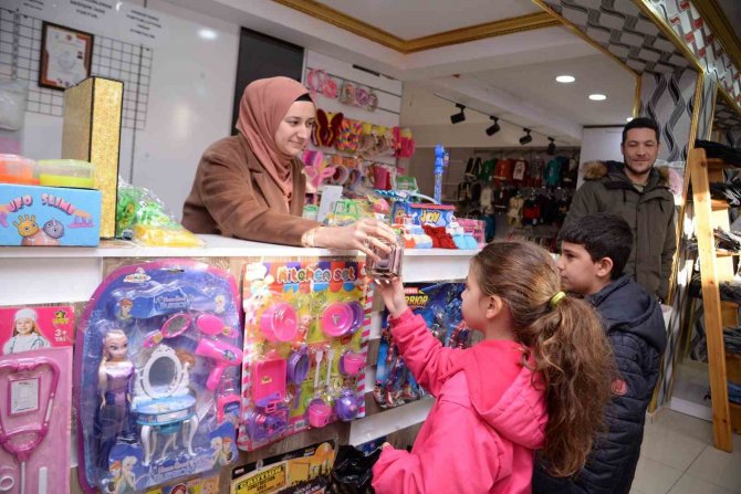 Küçük Bedenlerde Büyük Kalpler