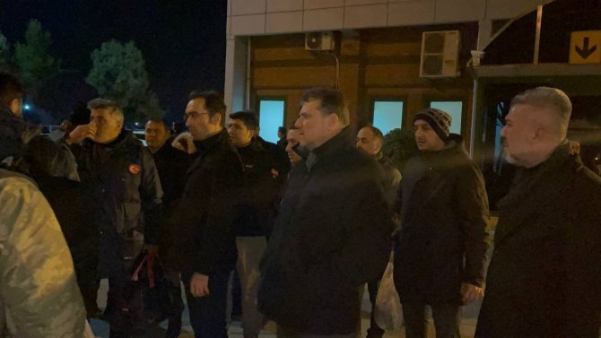Kazma Ve Kürekle Enkaz Altındakilere Umut Oldular, O Kahramanlar Konuştu