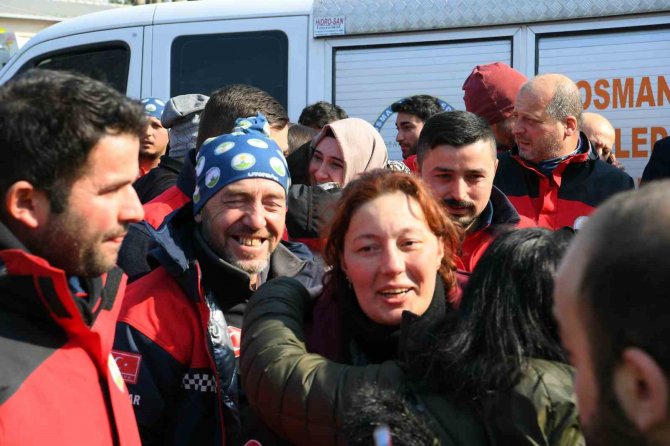 Osmangazi Ekiplerine Duygusal Karşılama