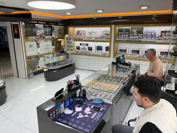 Depremden Dolayı İptal Olan Sevgililer Günü Kutlamaları Esnafı Etkiledi