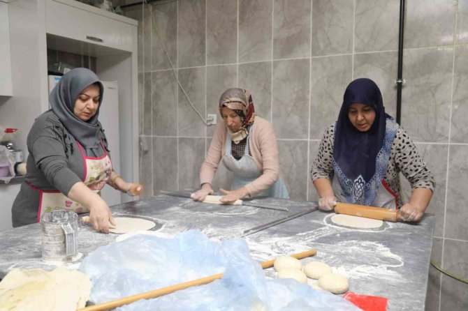 Elazığ Depremzedeler İçin Tek Yürek